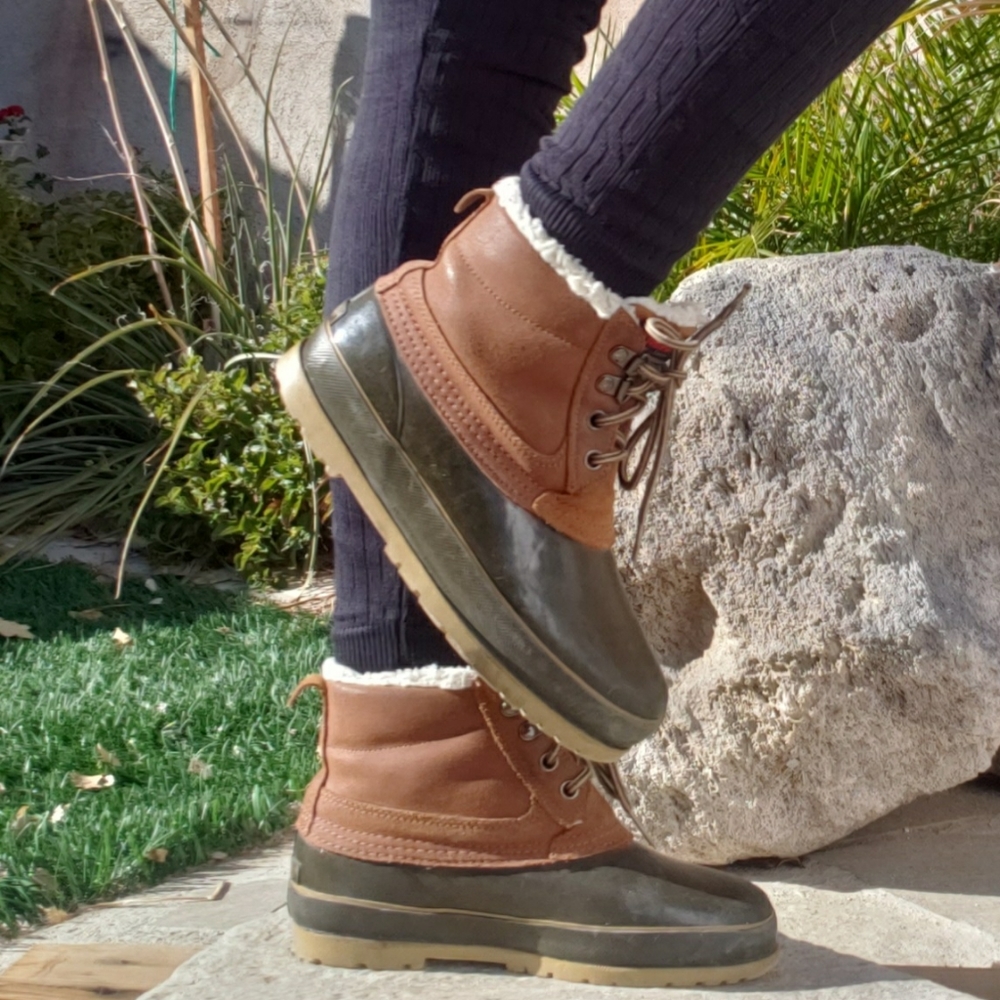 Womens Khombu Boots Size 6